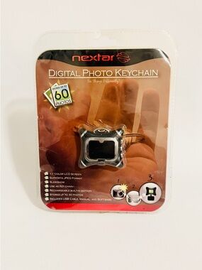 Nextar Digital Photo Keychain NIB - 1.1" LCD - Stores 60 Photos - Vintage Y2K